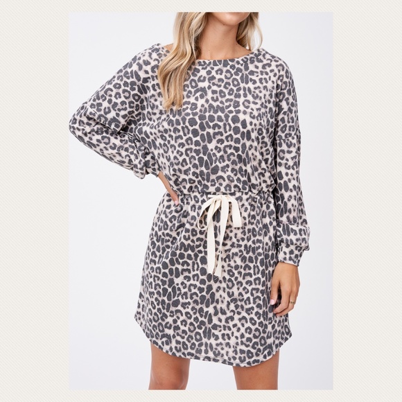 Valentine Dresses & Skirts - Gray Animal Snake Cinch Waist LoungeWear Dress Sz